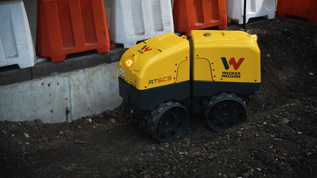 wacker neuson rtlx sc3 operating in tight spot